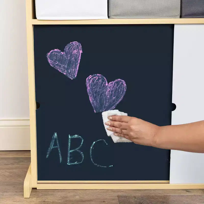 Organizer für Kinder mit Stoffboxen und Kritzel-Türen in Naturholzoptik: MDF-Gestell, 1 Regalboden, ab 2 Jahren, 34" B x 32" H