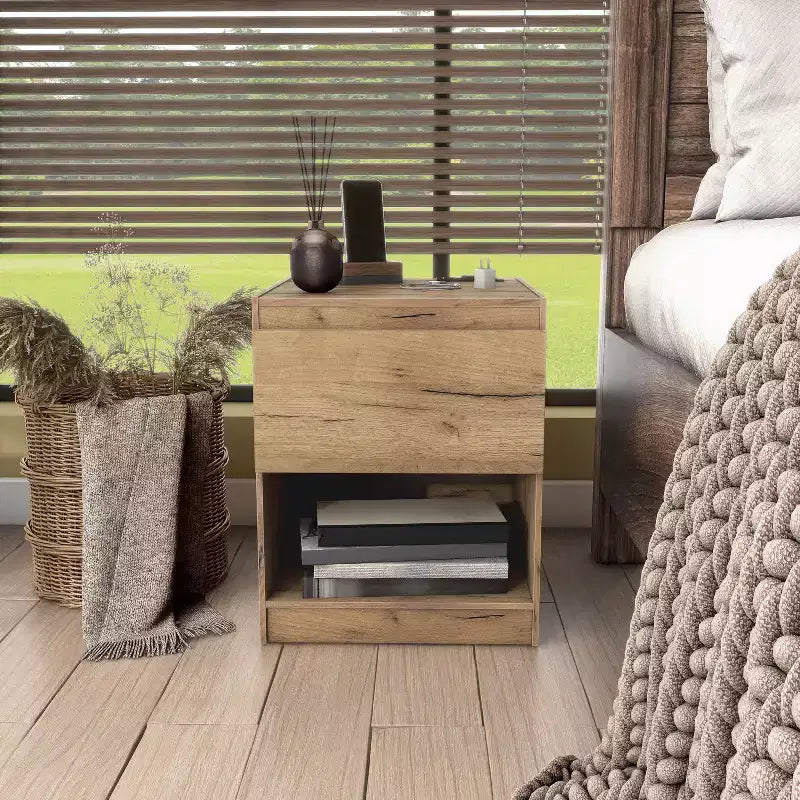 Table de chevet moderne à 1 tiroir avec prises électriques, chêne clair