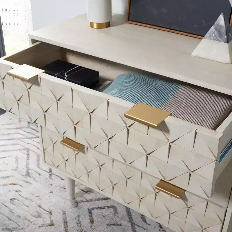 Elegante cómoda de 3 cajones en blanco desgastado