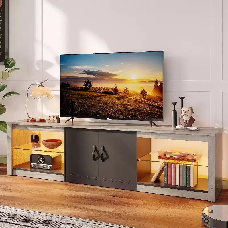 Mueble para TV de 70 pulgadas, para televisores de hasta 75 pulgadas, centro de entretenimiento y consola multimedia con estantes ajustables de vidrio templado y almacenamiento cerrado para la sala de estar