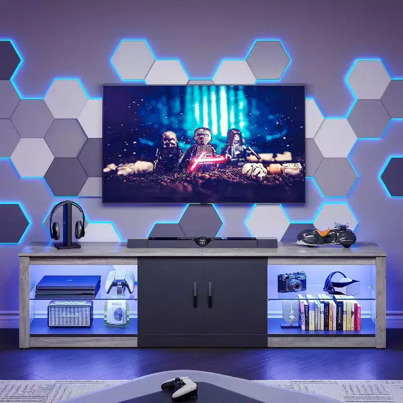 Mueble para TV de 70 pulgadas, para televisores de hasta 75 pulgadas, centro de entretenimiento y consola multimedia con estantes ajustables de vidrio templado y almacenamiento cerrado para la sala de estar