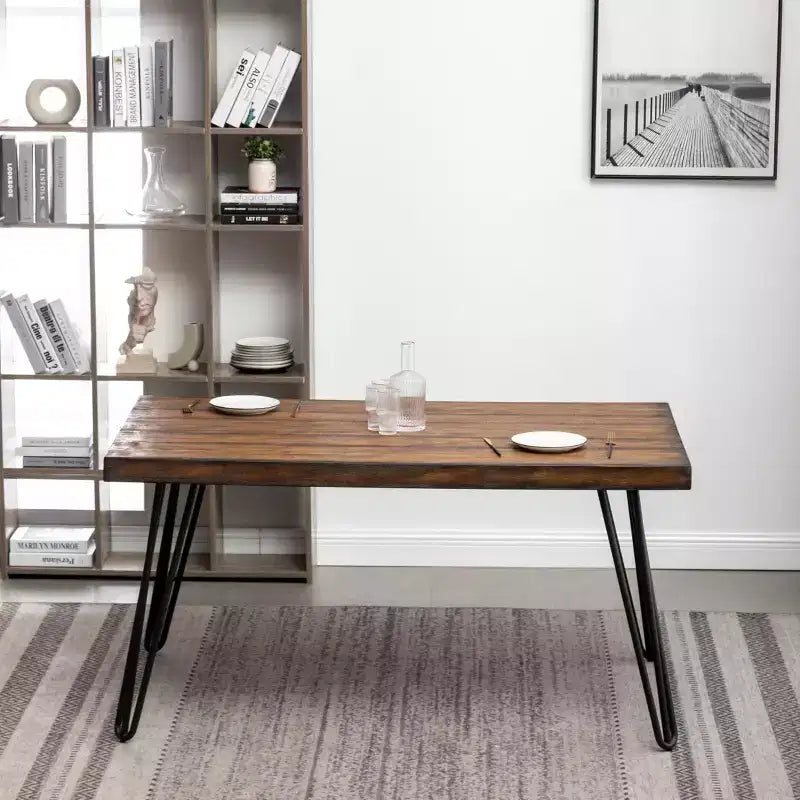 Table de salle à manger industrielle en métal avec pieds en épingle à cheveux, pin foncé rustique